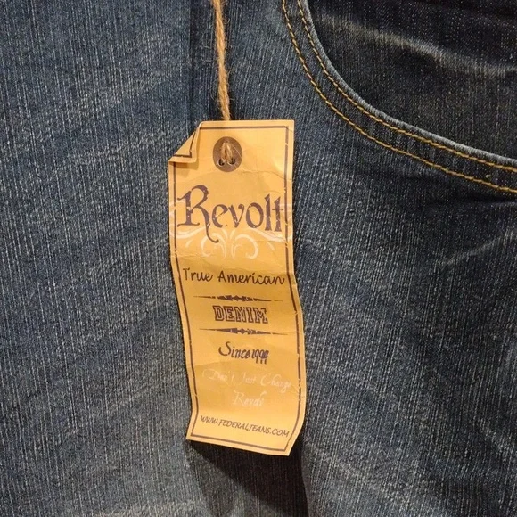 NWT Revolt Women's Faded Blue Jean Denim Shorts Sz 22W-Studded Pockets Casual - Picture 2 of 5
